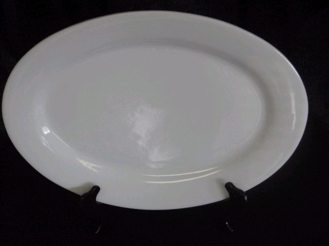 Rental store for WHITE PORCELAIN 14X20  OVAL in Batesville MS