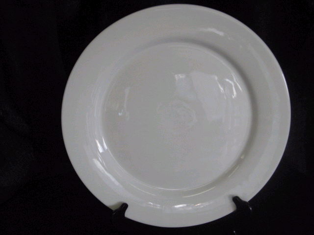 Rental store for WHITE PORCELAIN 20  RD PLATTER in Batesville MS