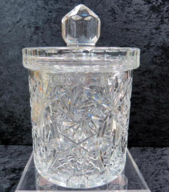 Rental store for GLASS CANDY JAR WITH LID  SMALL in Batesville MS