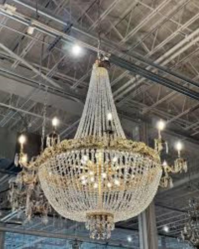 Rental store for EMPIRE CHANDELIER in Batesville MS